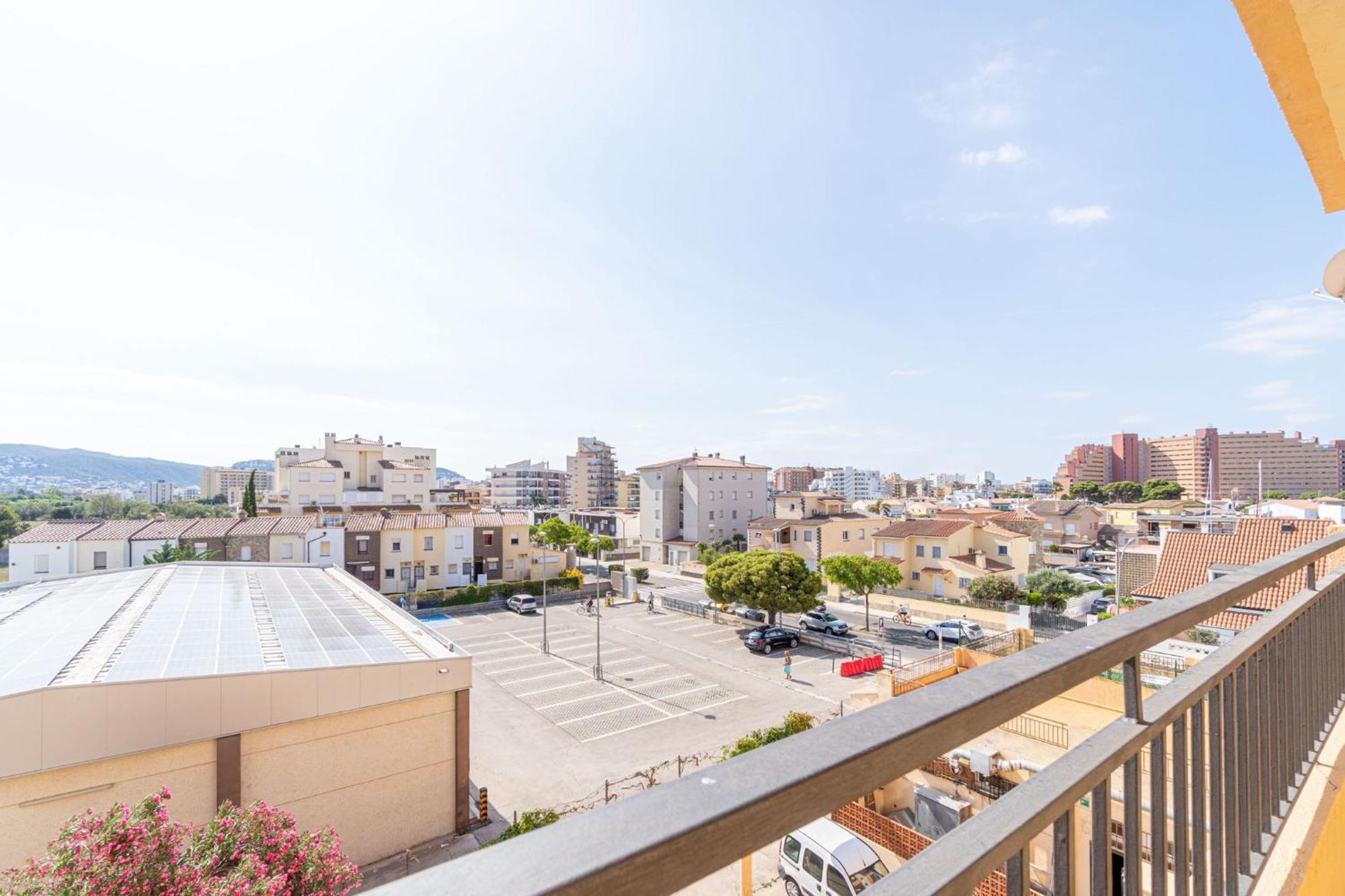 Apartment Milenial Immo With Parking In Roses